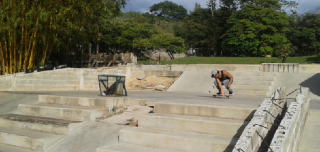 “Nos dejan a mitad obra en parque Metropolitano”