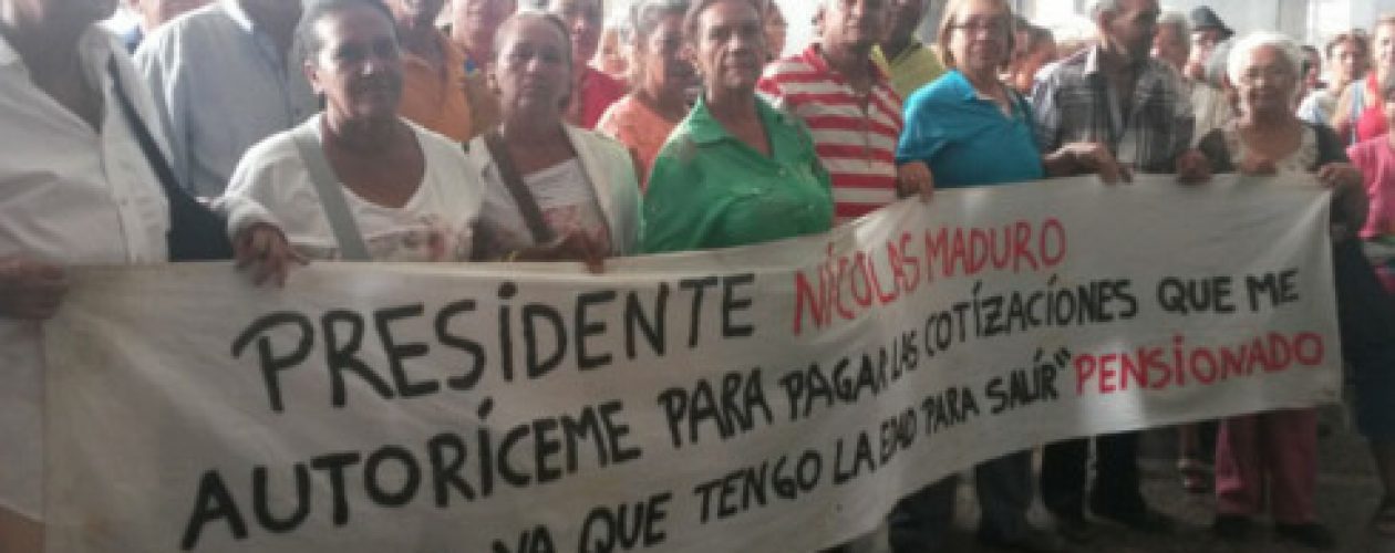 Abuelos denuncian no recibir pensión desde hace 10 años