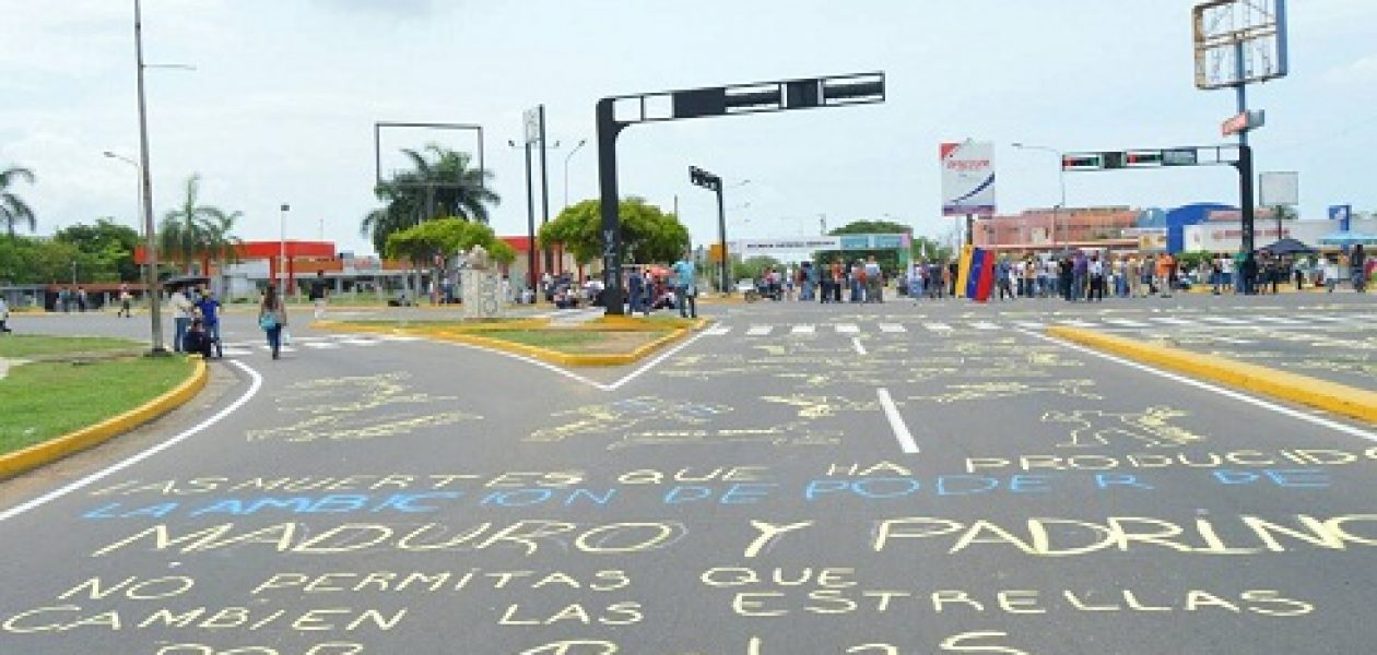 Así está el plantón en Maracaibo como si fuese un paro cívico