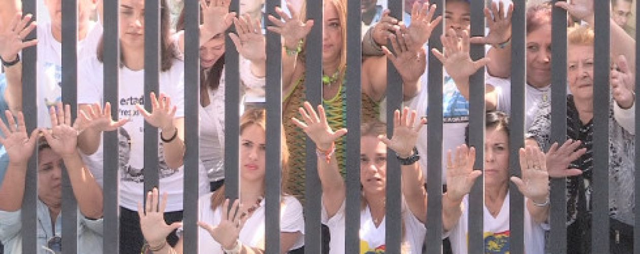Familiares de presos políticos piden liberación antes de Navidad