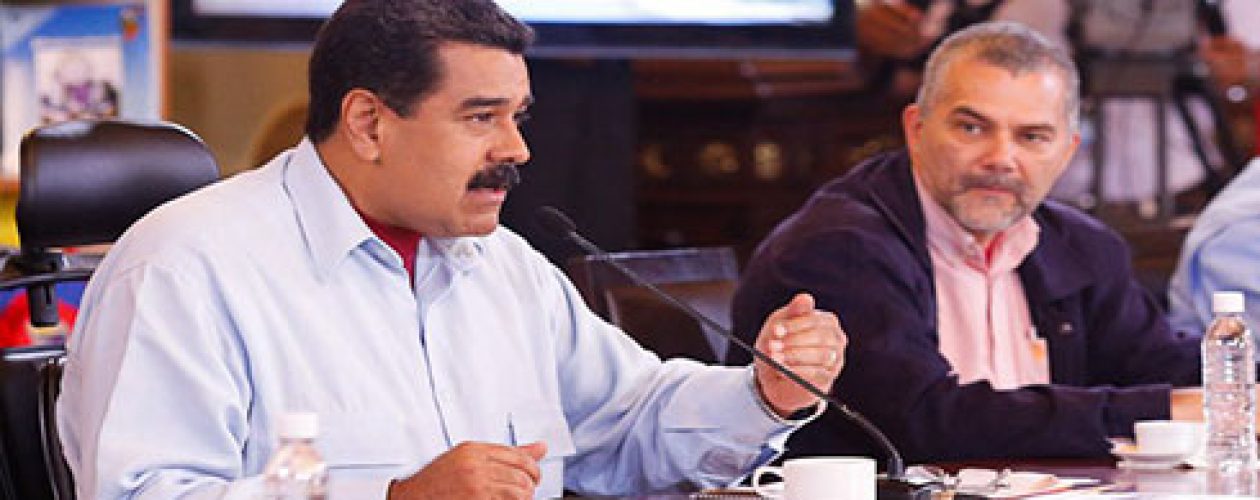 Maduro quiere auto aprobarse presupuesto de la nación 2017 con aval del TSJ