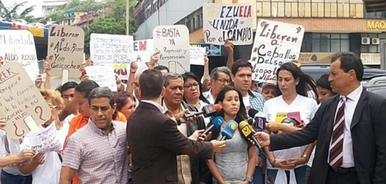 Protesta en el Helicoide para exigir liberación de presos políticos