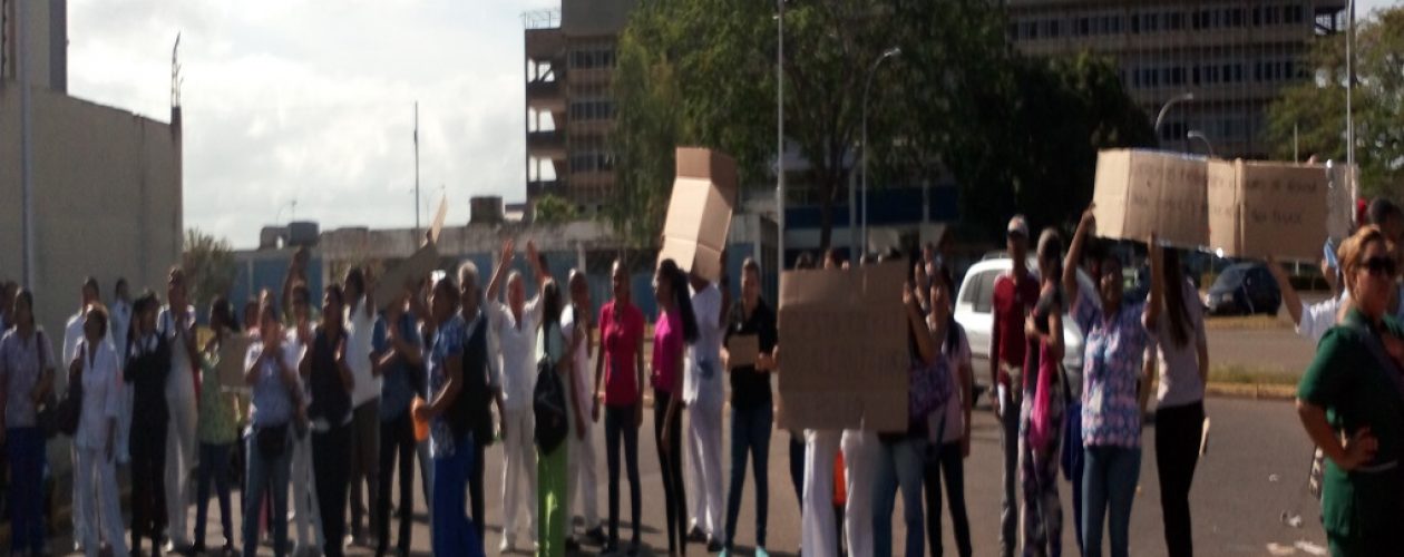 Hospital Uyapar y Guaiparo llevan 15 días sin transporte institucional