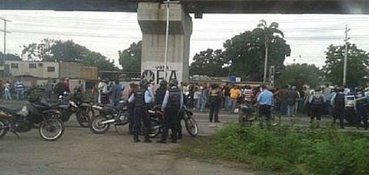 Protestas por falta de comida mantienen trancadas varias vías del país