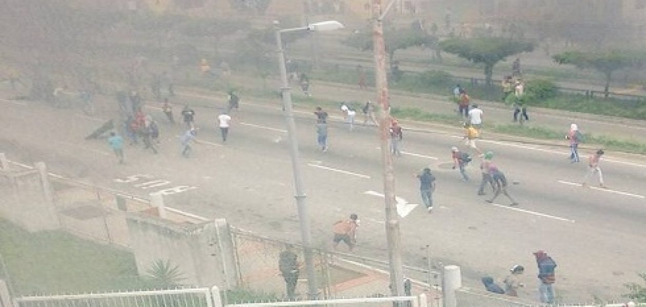 Confirman un fallecido y varios heridos durante protestas en Mérida