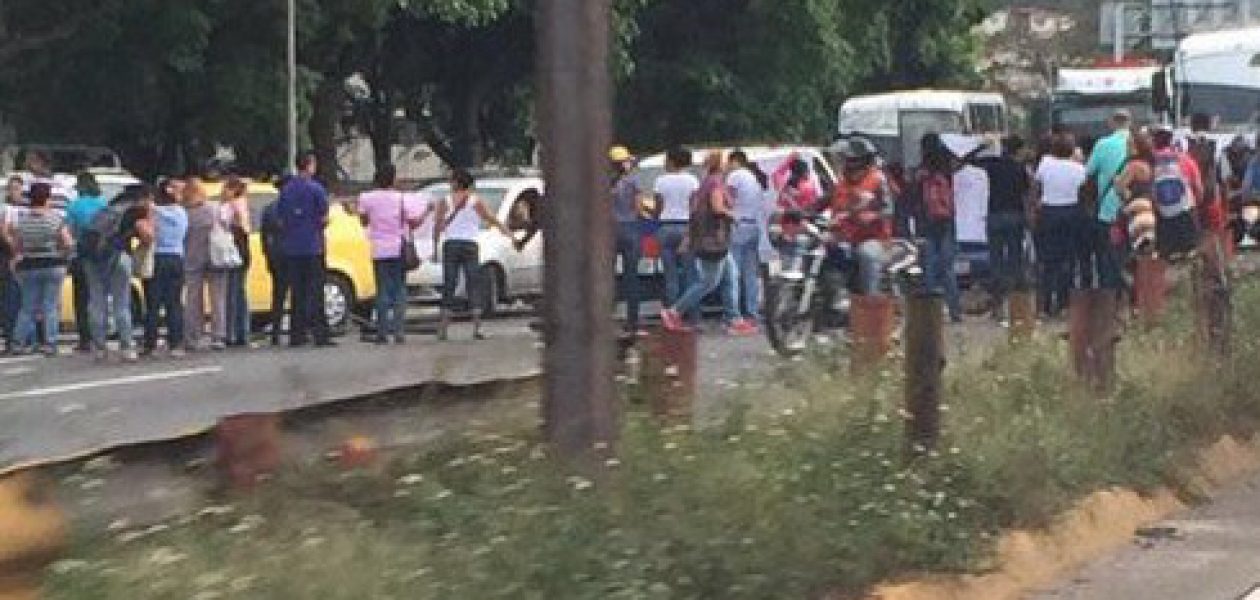 Protestas en Petare por segundo día consecutivo