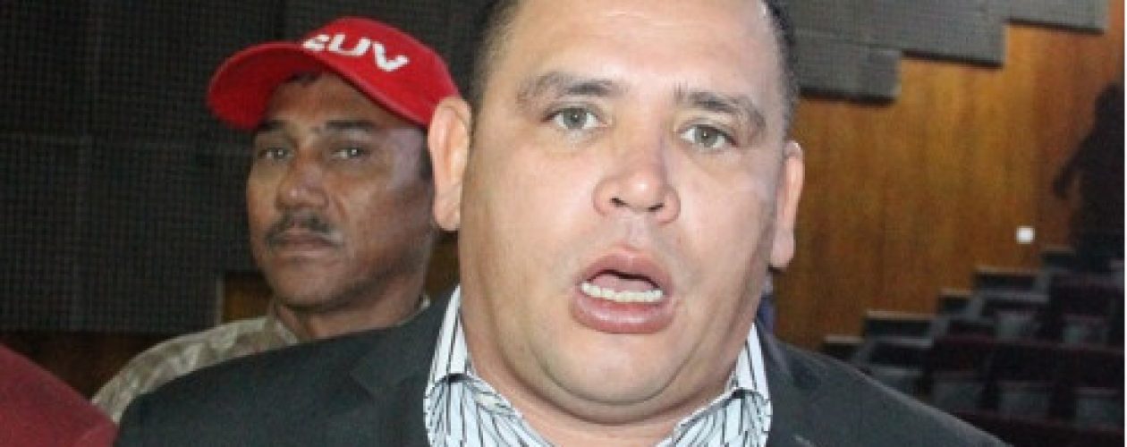 Concejal del PSUV defiende a militancia acusada de traición
