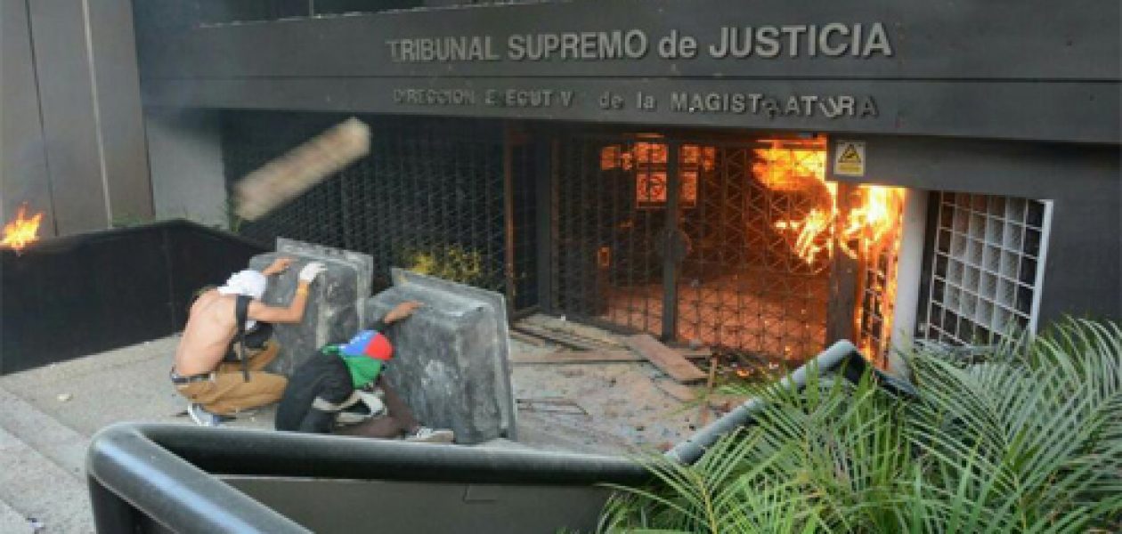 Reportan que queman sede del TSJ en Chacao