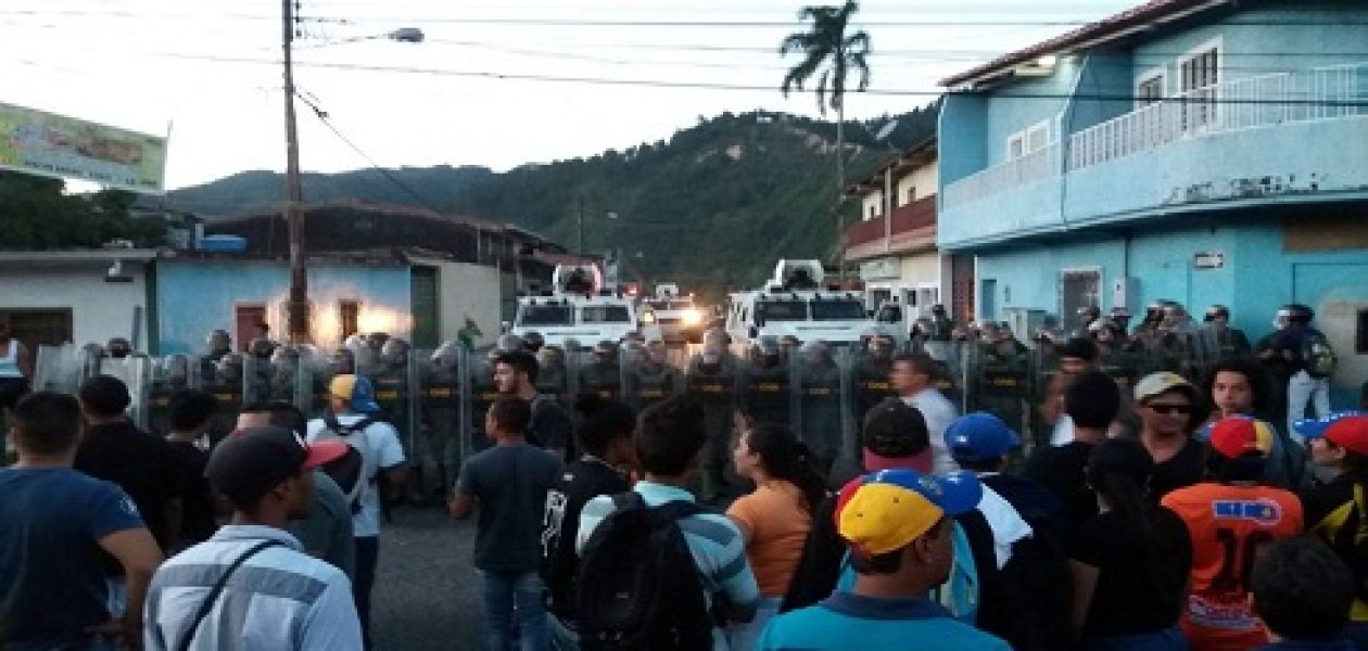 Protestas no cesan a pesar de la represión en Táchira
