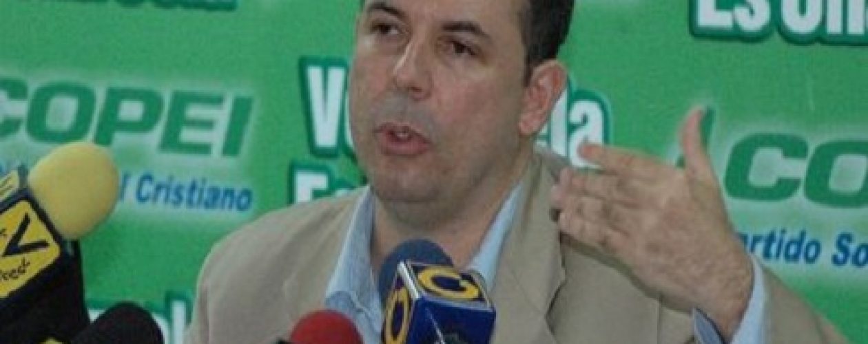 Roberto Enríquez fue detenido por presunta traición a la patria