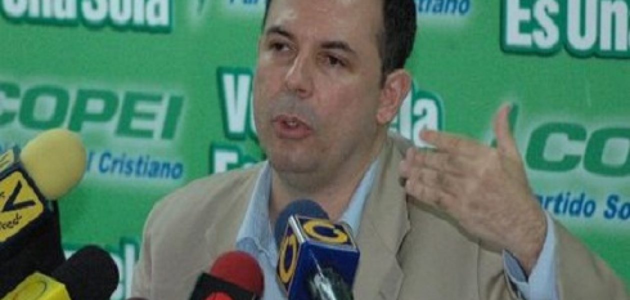 Roberto Enríquez fue detenido por presunta traición a la patria