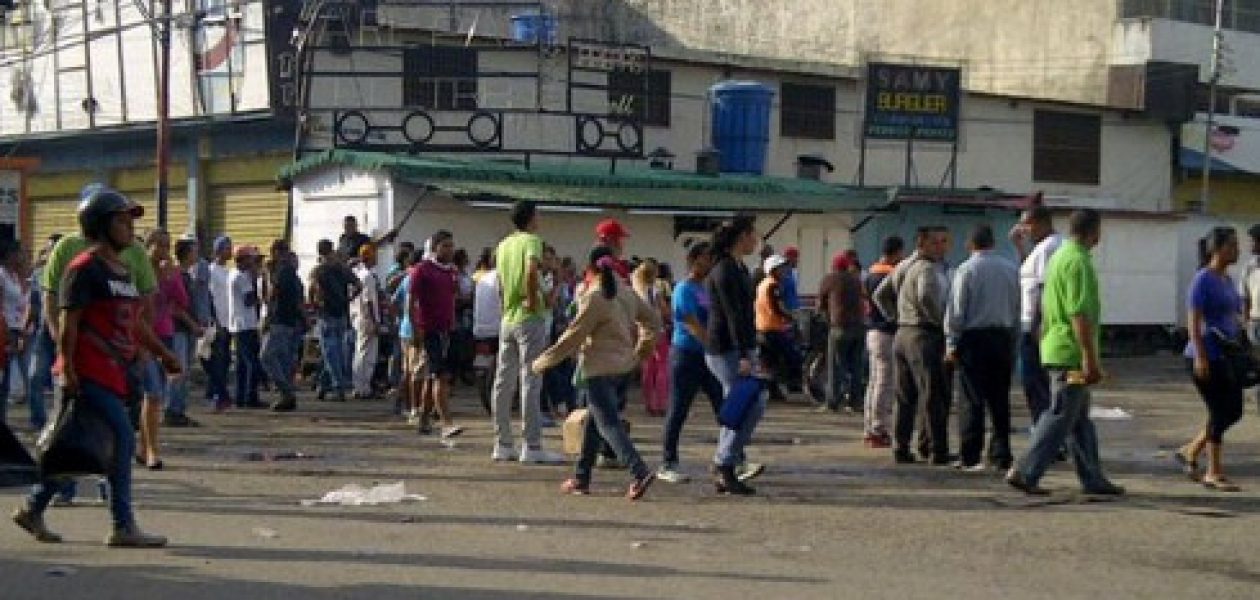 Saqueo en el Mayorista de Maracay deja heridos y detenidas