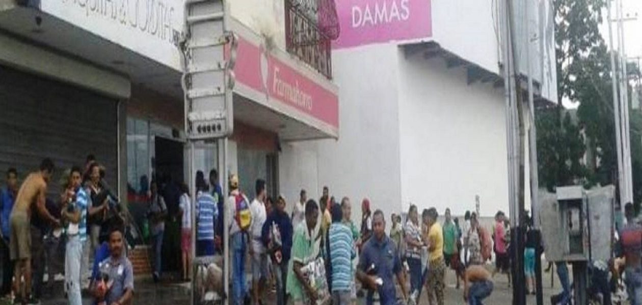 Billetes de 100 en vigencia después de los saqueos en Ciudad Bolívar