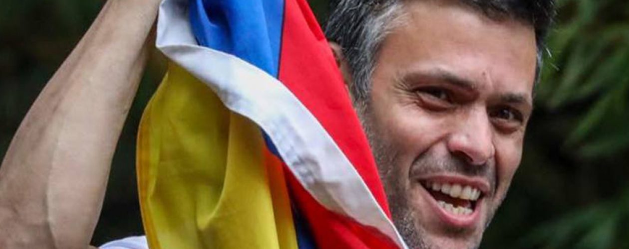 Leopoldo López fue trasladado nuevamente a su casa