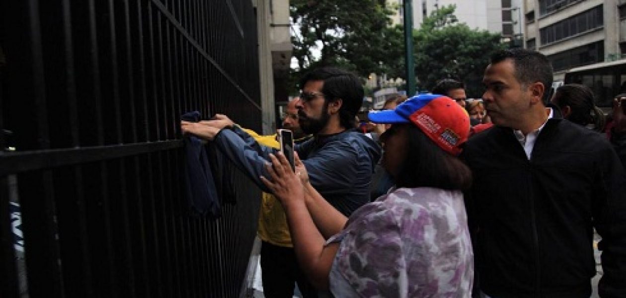 Diputados madrugaron en la sede del Ministerio de Interior, Justicia y Paz