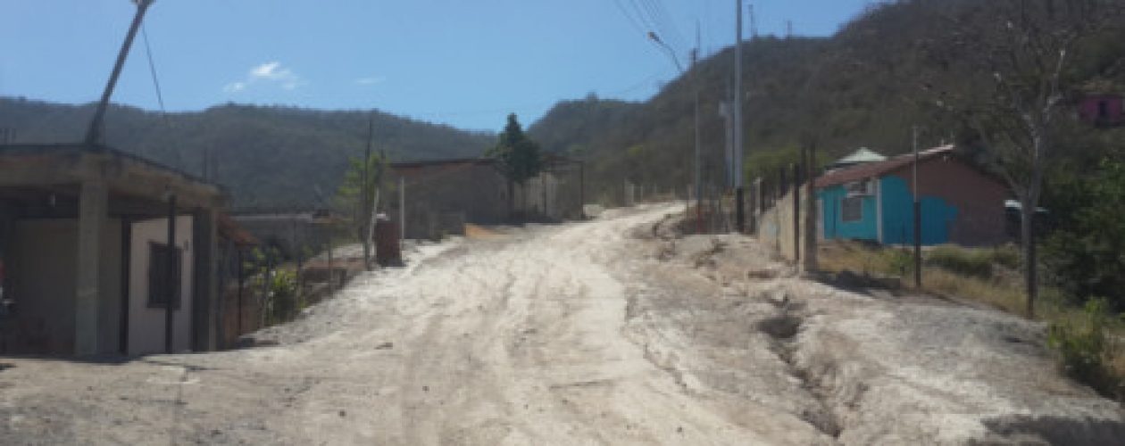 300 familias sufren por carencia de servicios públicos en Puerto La Cruz