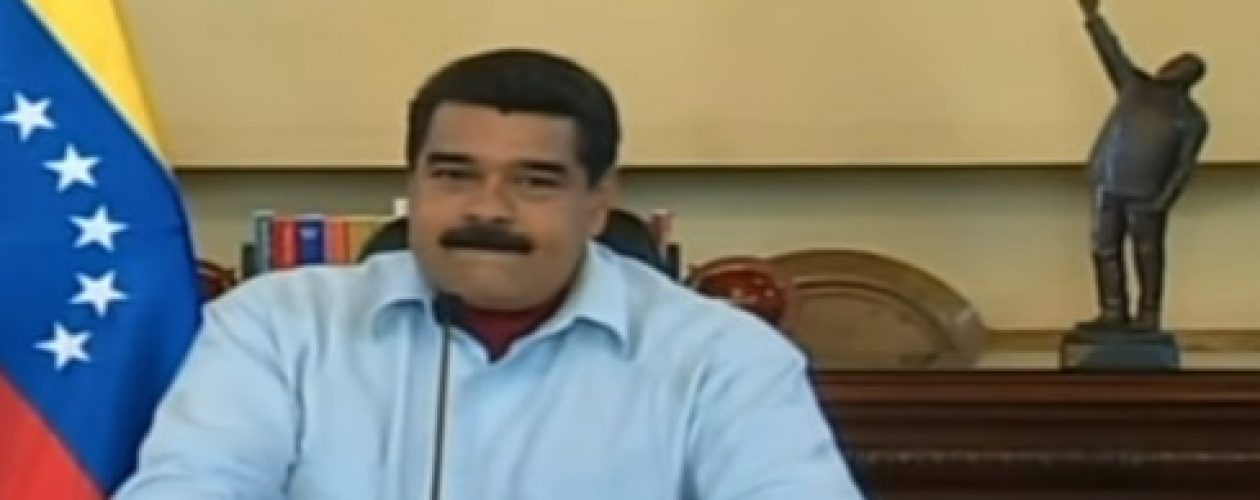 Maduro quiere cambiar el significado de adolescente