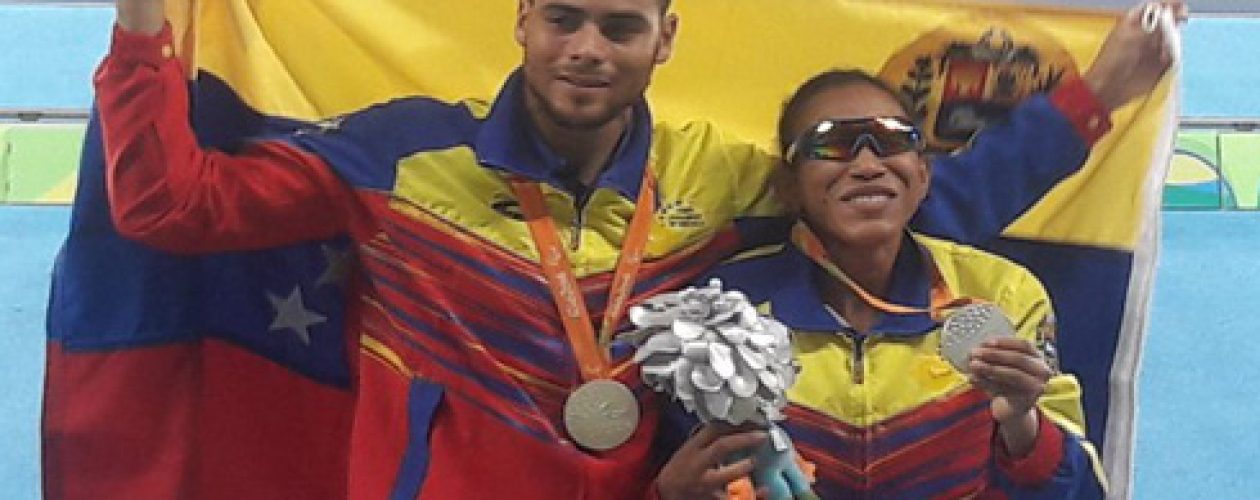 Sol Rojas se colgó la presea plateada en los 400 metros planos femenino