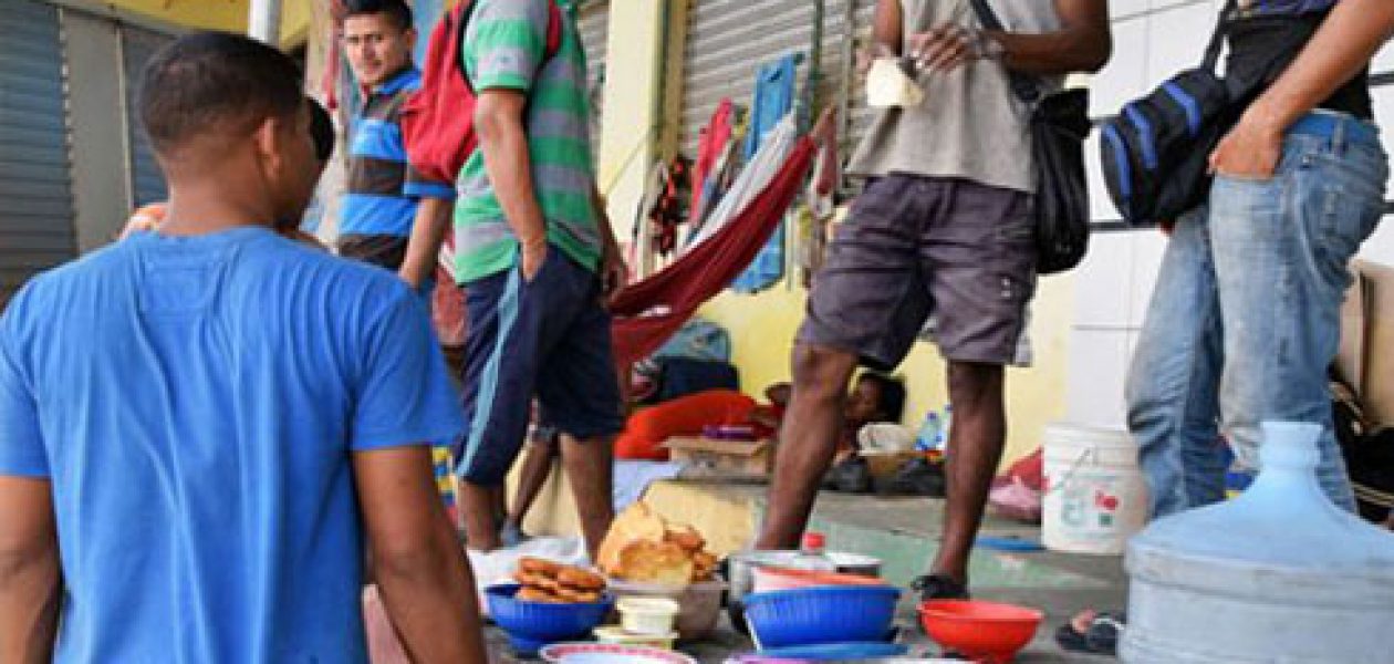 Venezolanos en condición de mendicidad en frontera con Brasil