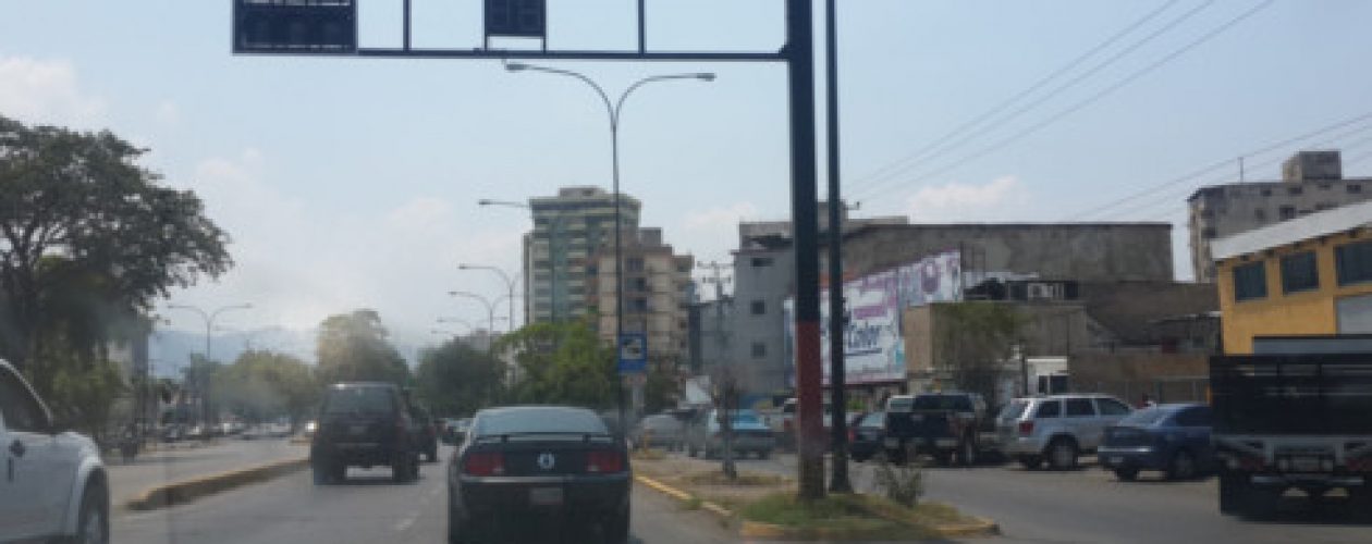 Semáforos en Puerto La Cruz se dañan constantemente