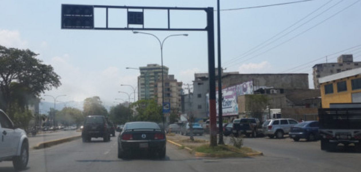 Semáforos en Puerto La Cruz se dañan constantemente