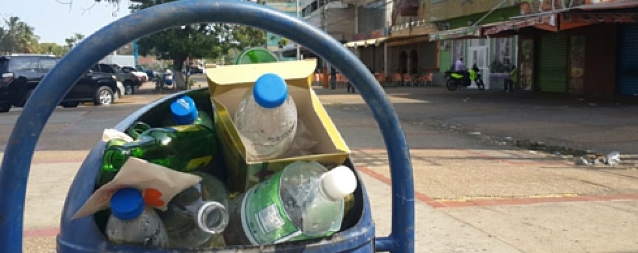 El turismo se ve afectado en el Paseo Colón de Puerto La Cruz por inundación de basura