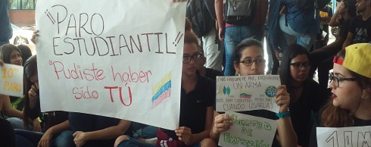 Rinden homenaje a estudiante de la UDO Bolívar asesinado por la PEB