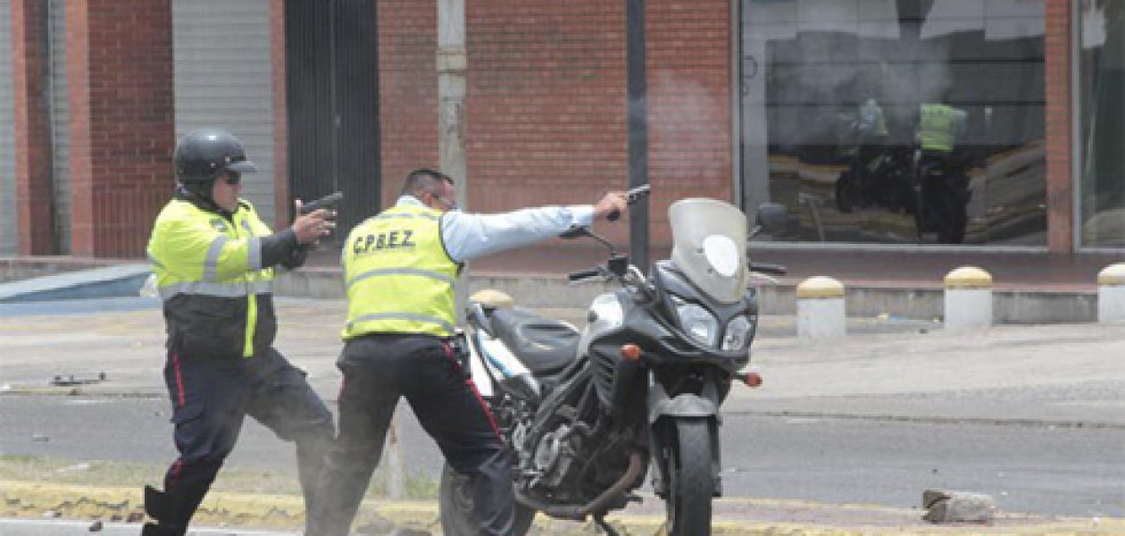 Denuncian uso de armas de fuego para reprimir manifestaciones en Zulia