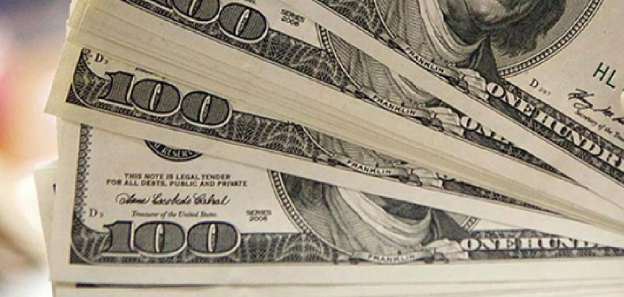 Valor del dólar paralelo recibe el 2017 en 3.200 bolívares