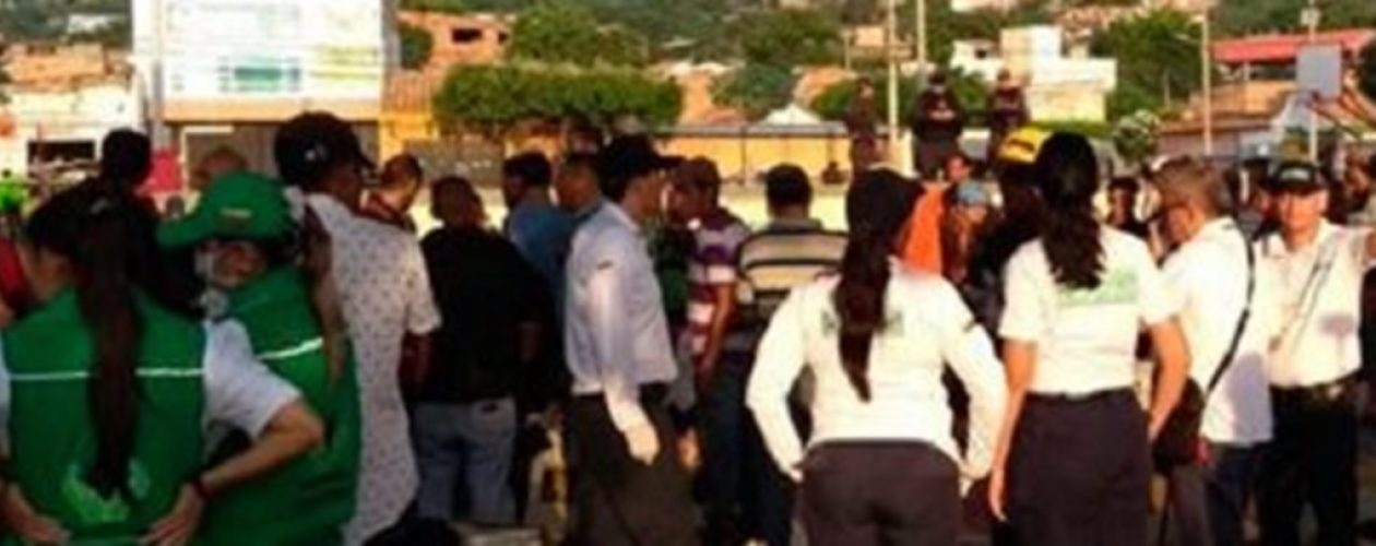 Desalojan a venezolanos de una cancha deportiva en Cúcuta