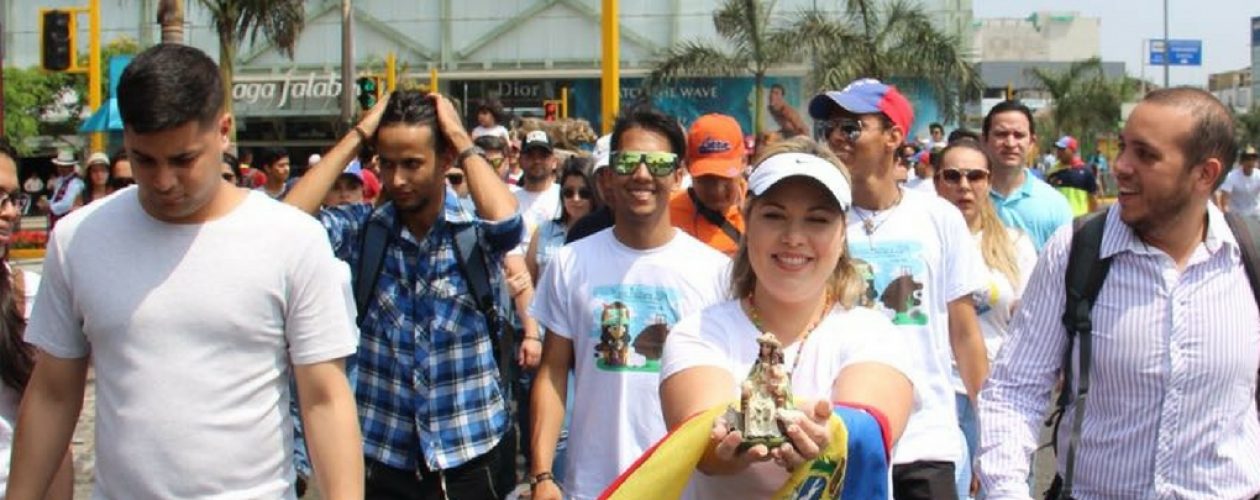 Venezolanos en Perú peregrinaron con la Divina Pastora por la paz de su país