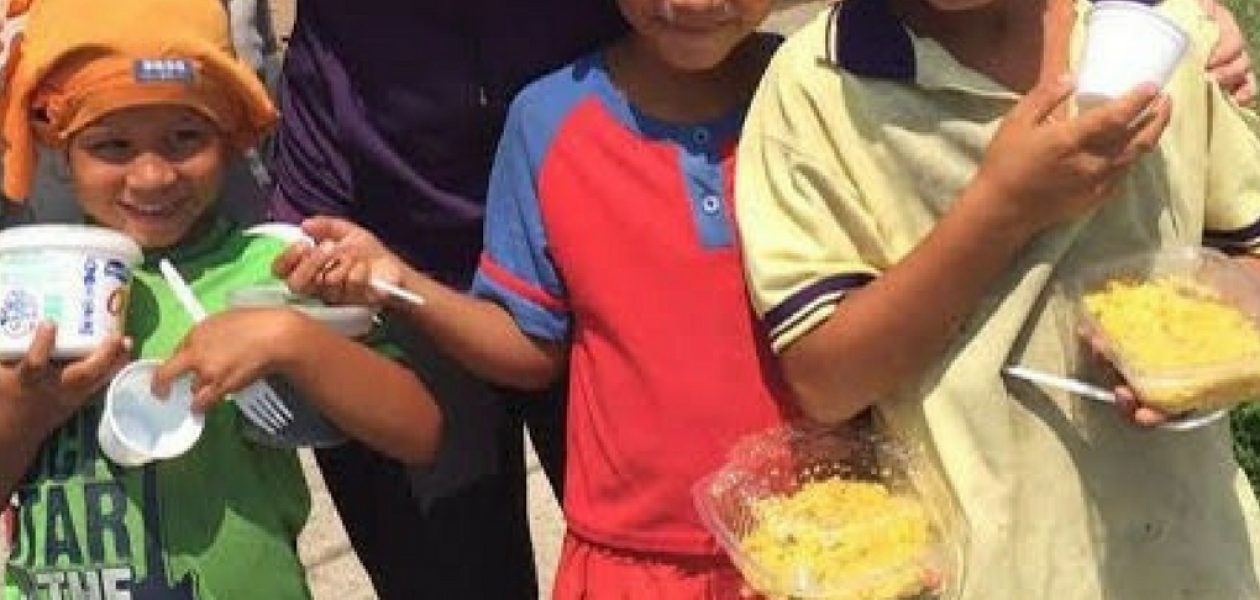 Venezolanos en situación de calle recibieron un plato de comida