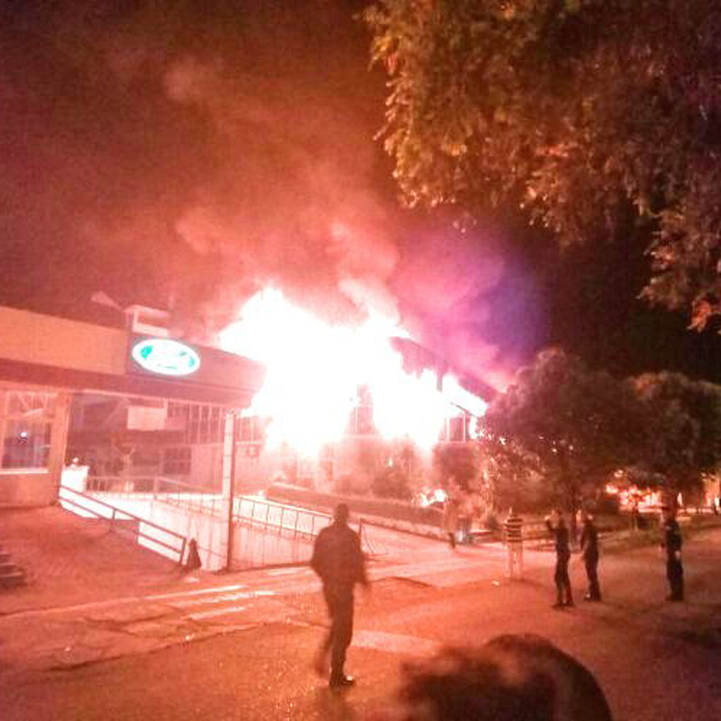 Sede de Corpoelec San Cristóbal resultó incendiada