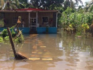 Crecida del río afecta a más de 30 familias en Ciudad Bolívar