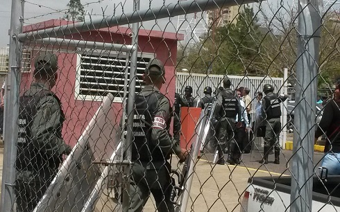 Protesta en Palacio de Justicia contra magistrados del TSJ