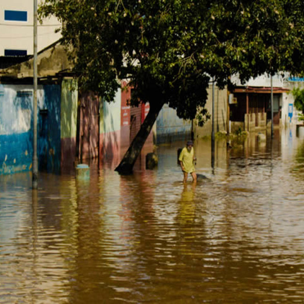 Inundaciones Puerto Cabello dejan un muerto y un desaparecido