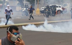 Represión en Maracaibo con bombas lacrimógenas